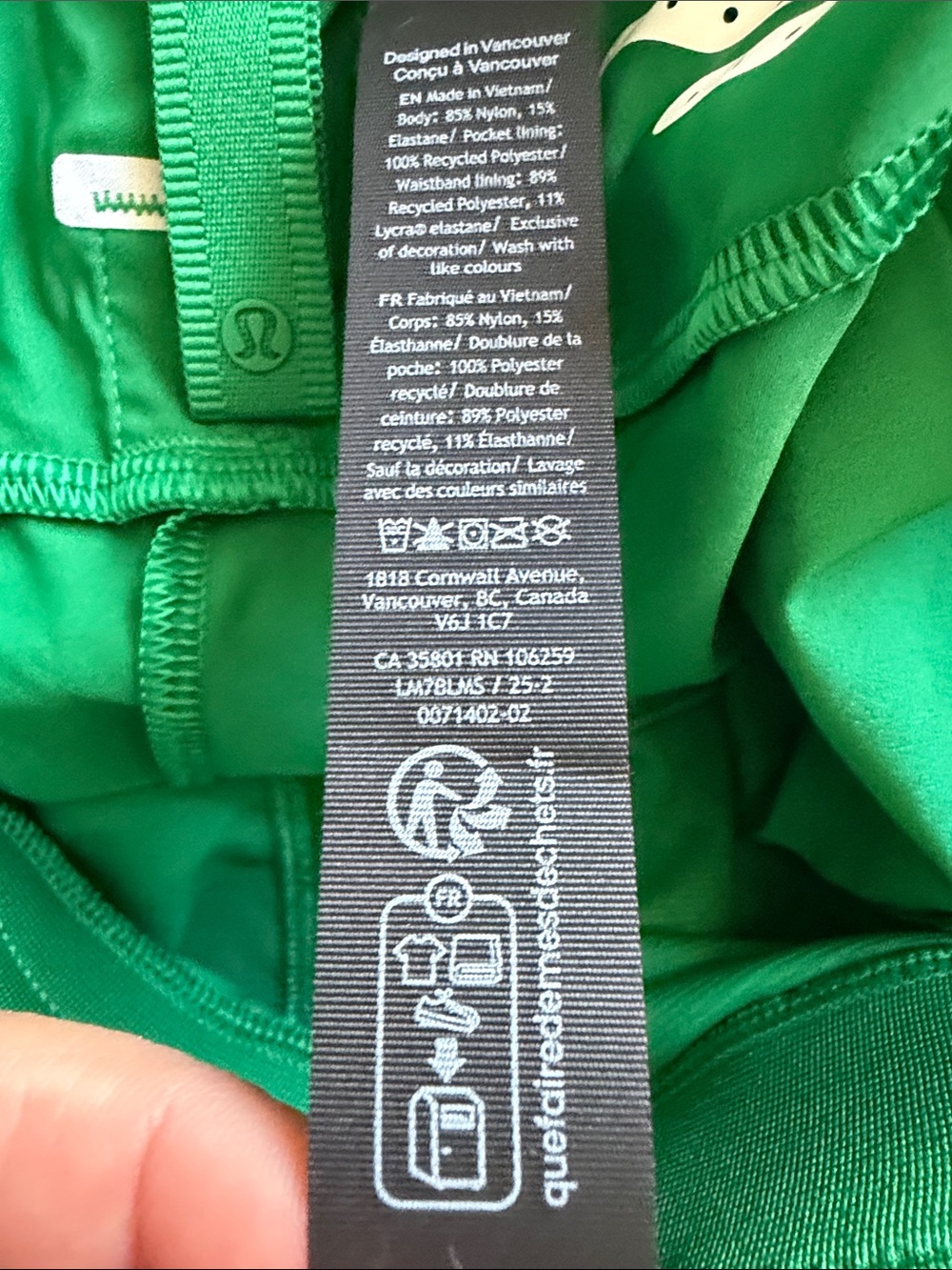 NEW Lululemon Men Stretch Satin Nylon Short 5" Size M Raceway Green Relaxed Fit - Picture 6 of 6